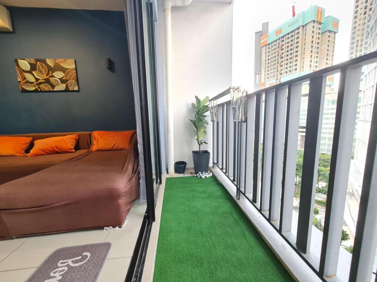 9Pax 2R2B Family Suite, I-City, I-Suite, Hyde, Beside Theme Park, Wifi 50-55" Smart Tv Shah Alam Exterior photo