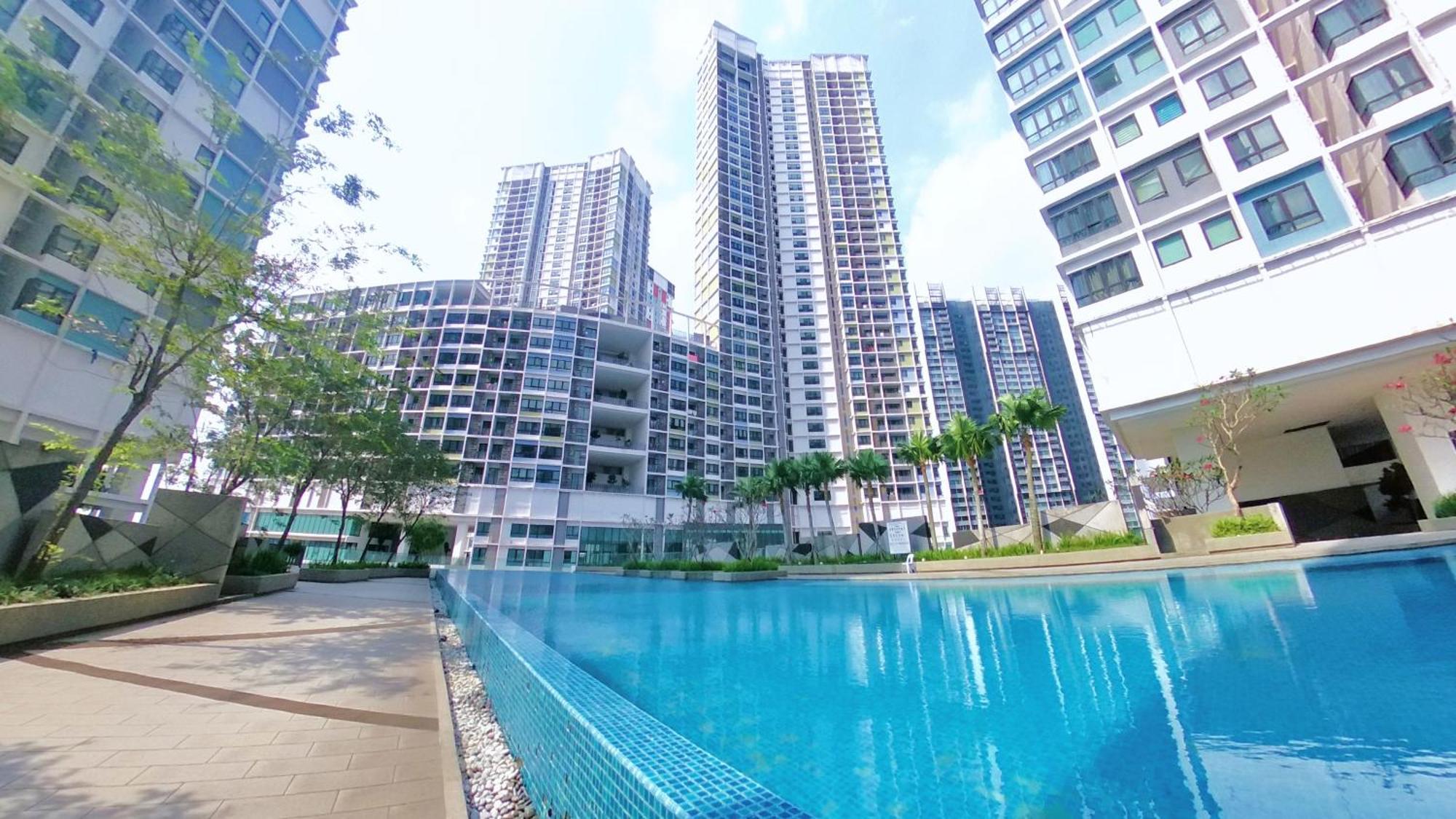 9Pax 2R2B Family Suite, I-City, I-Suite, Hyde, Beside Theme Park, Wifi 50-55" Smart Tv Shah Alam Exterior photo
