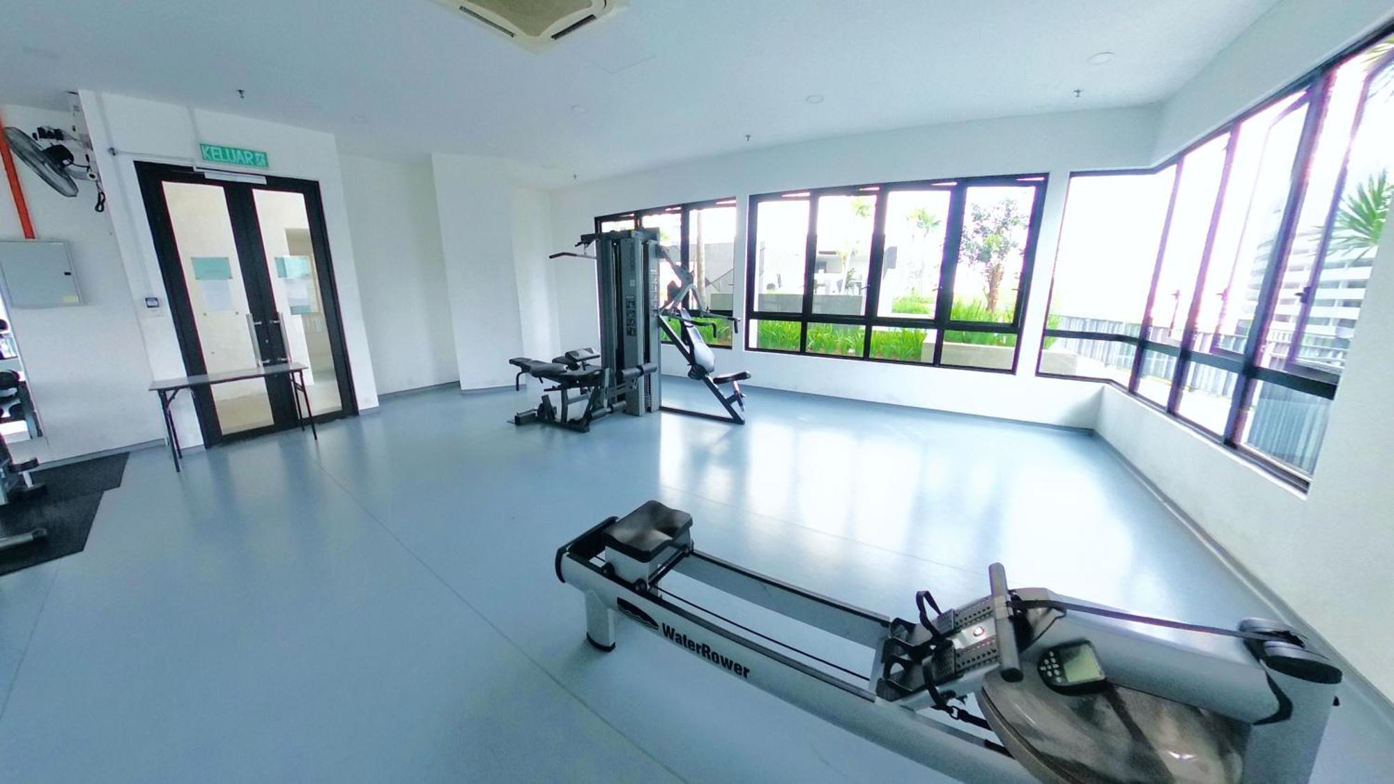 9Pax 2R2B Family Suite, I-City, I-Suite, Hyde, Beside Theme Park, Wifi 50-55" Smart Tv Shah Alam Exterior photo